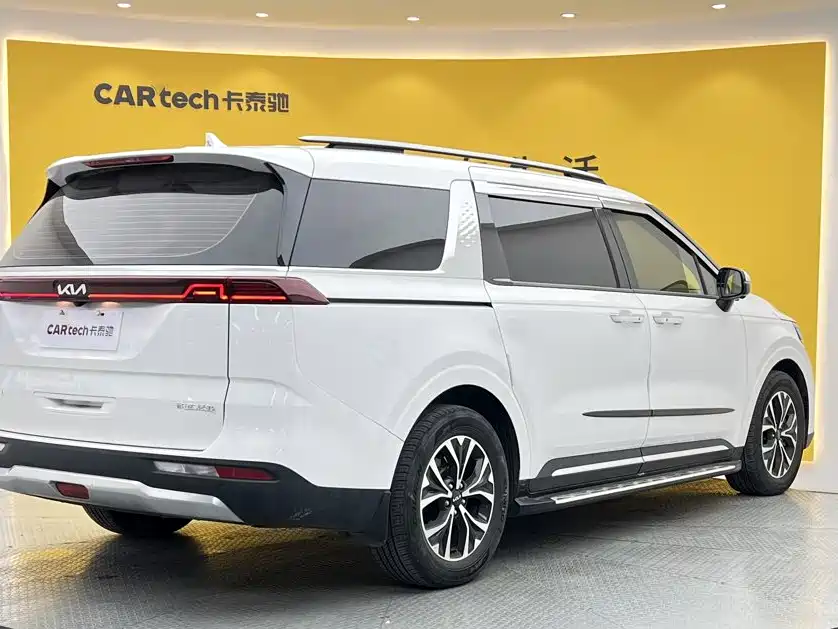 Kia Carnival — миниатюра 4