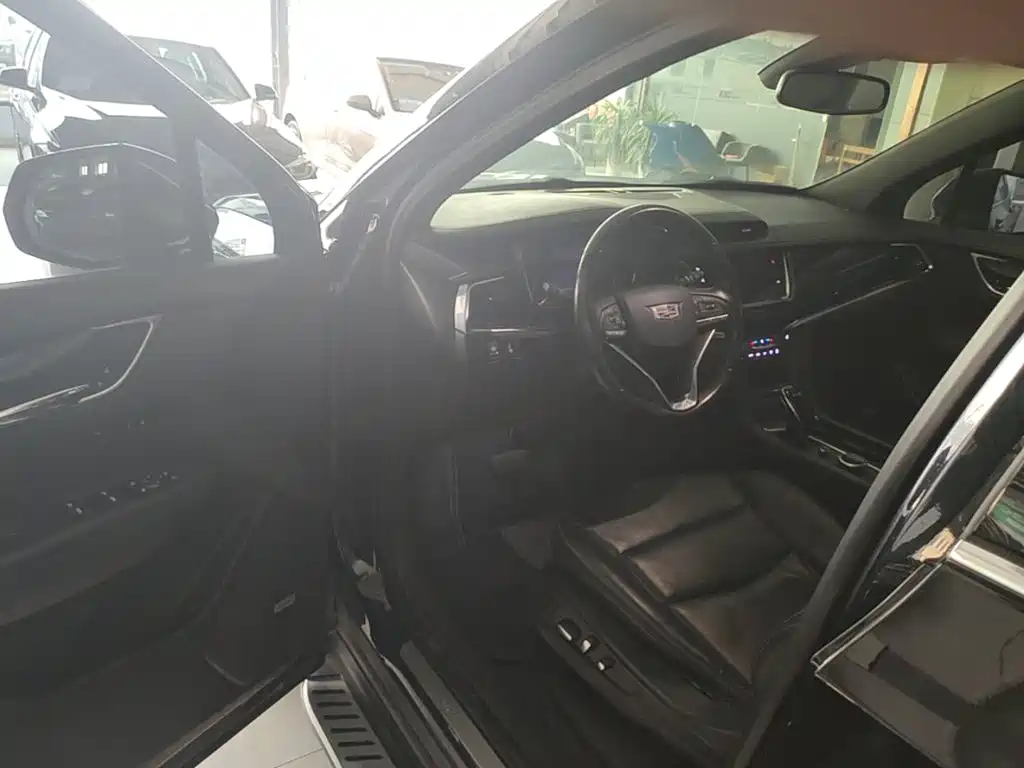 Cadillac XT6 — миниатюра 16
