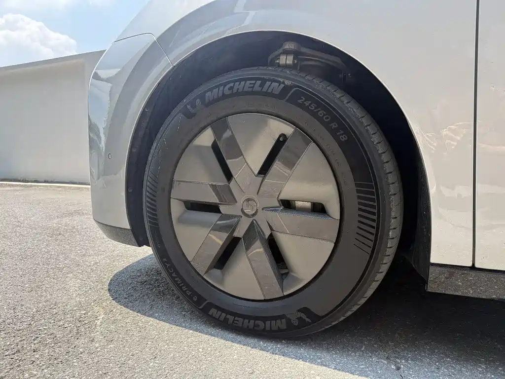 Li Auto Li MEGA — миниатюра 6