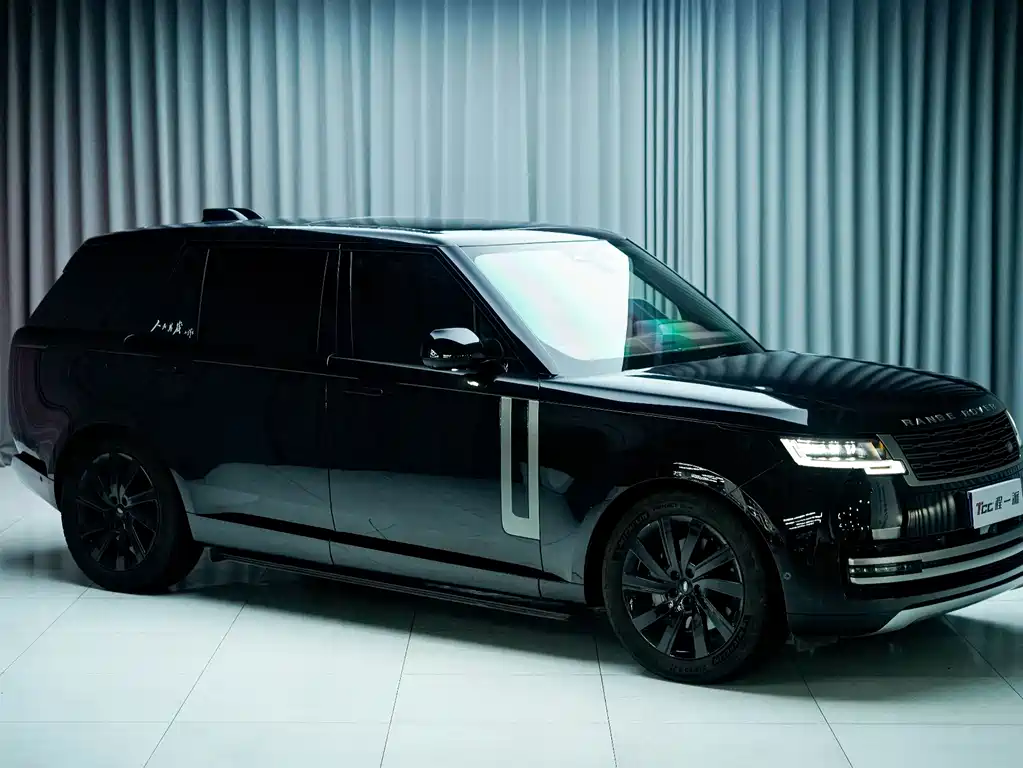 Land Rover Range Rover 2024 3.0 L6 400PS Long Wheelbase мест