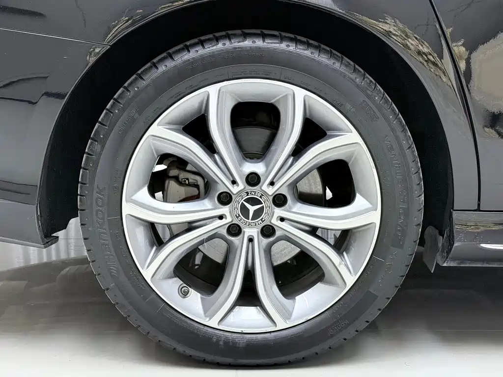 Mercedes-Benz E-Class — миниатюра 4