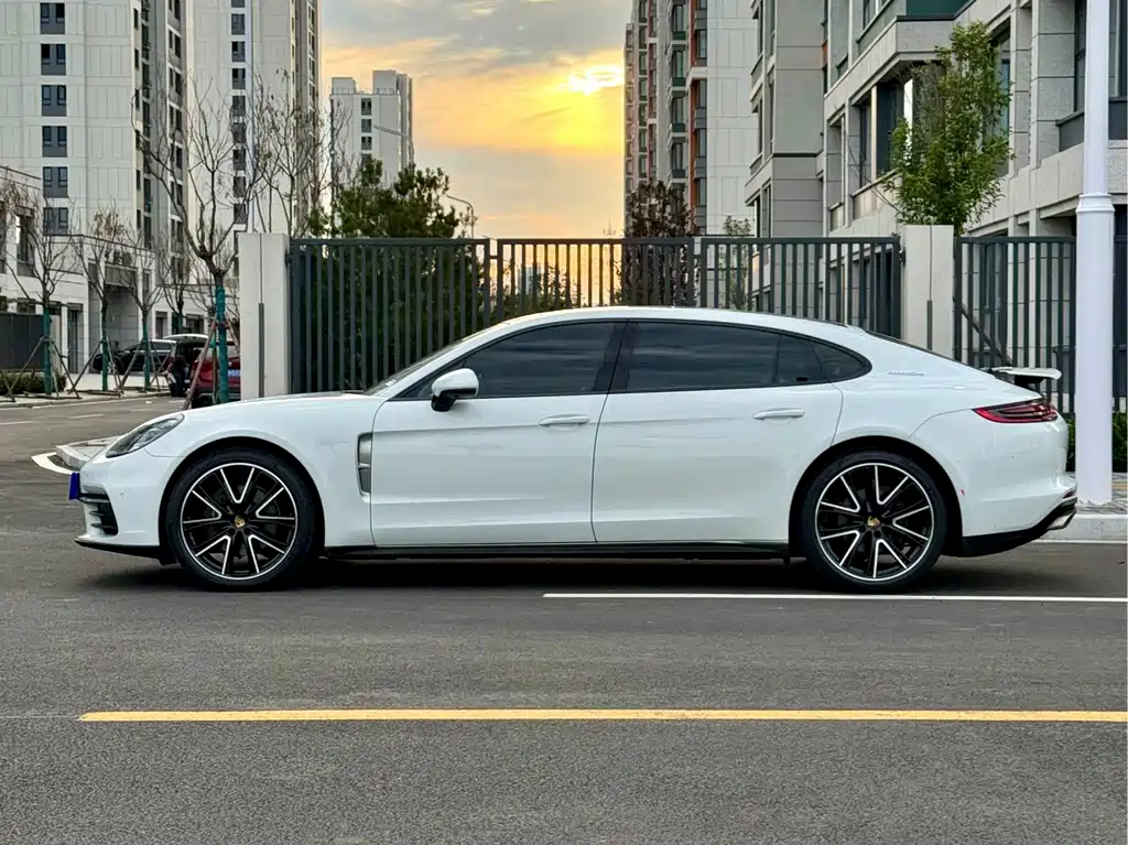 Porsche Panamera — миниатюра 3