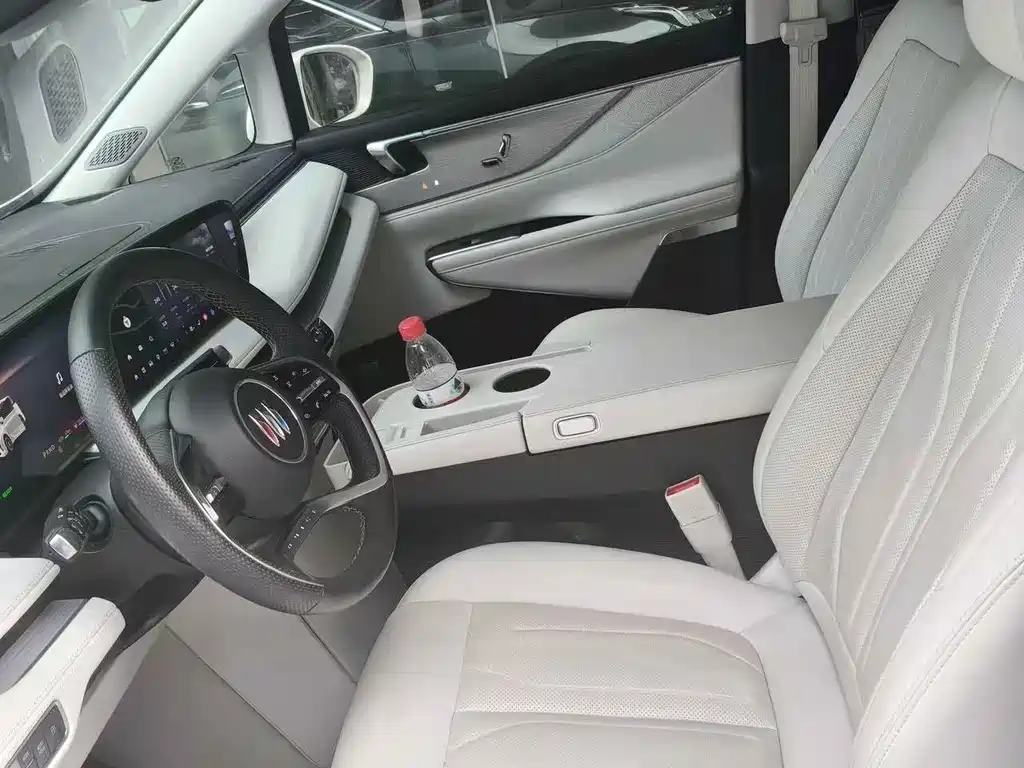 Buick GL8 Hybrid — миниатюра 5