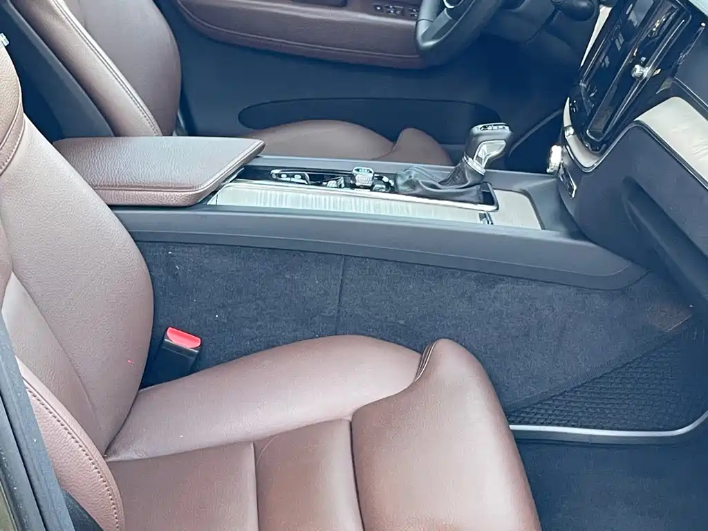 Volvo XC60 — миниатюра 9