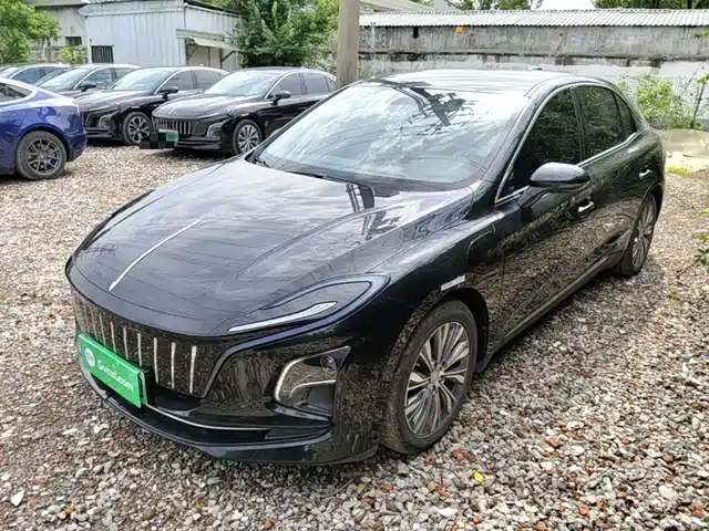 2023 Hongqi E-QM5