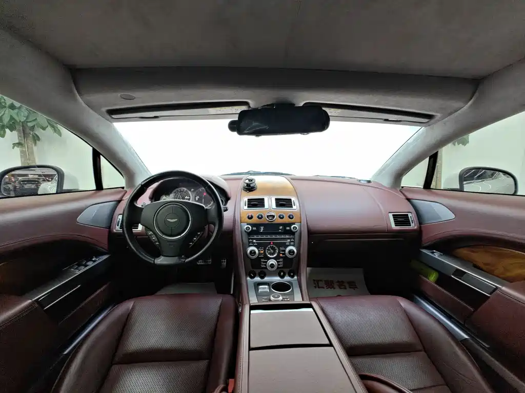 Aston Martin Rapide — миниатюра 43