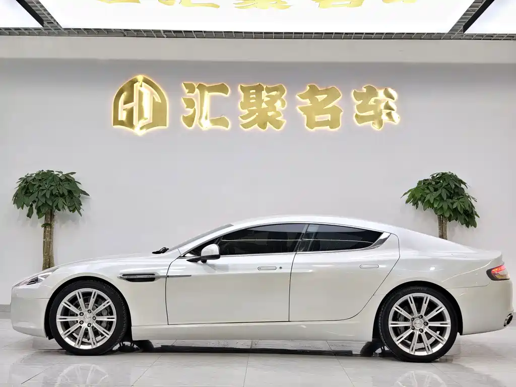 Aston Martin Rapide — миниатюра 8