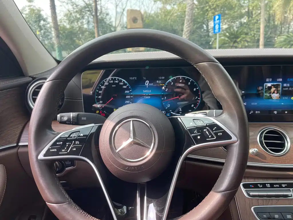 MERCEDES-BENZ E CLASS