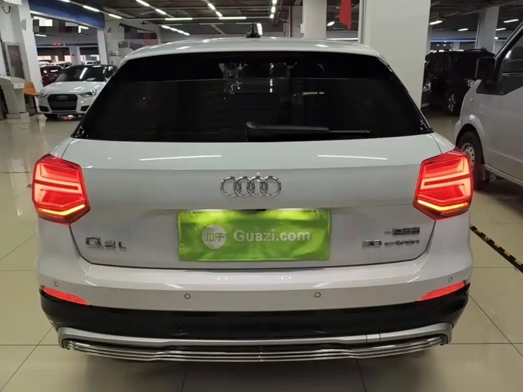 Audi Q2L e-tron — миниатюра 6