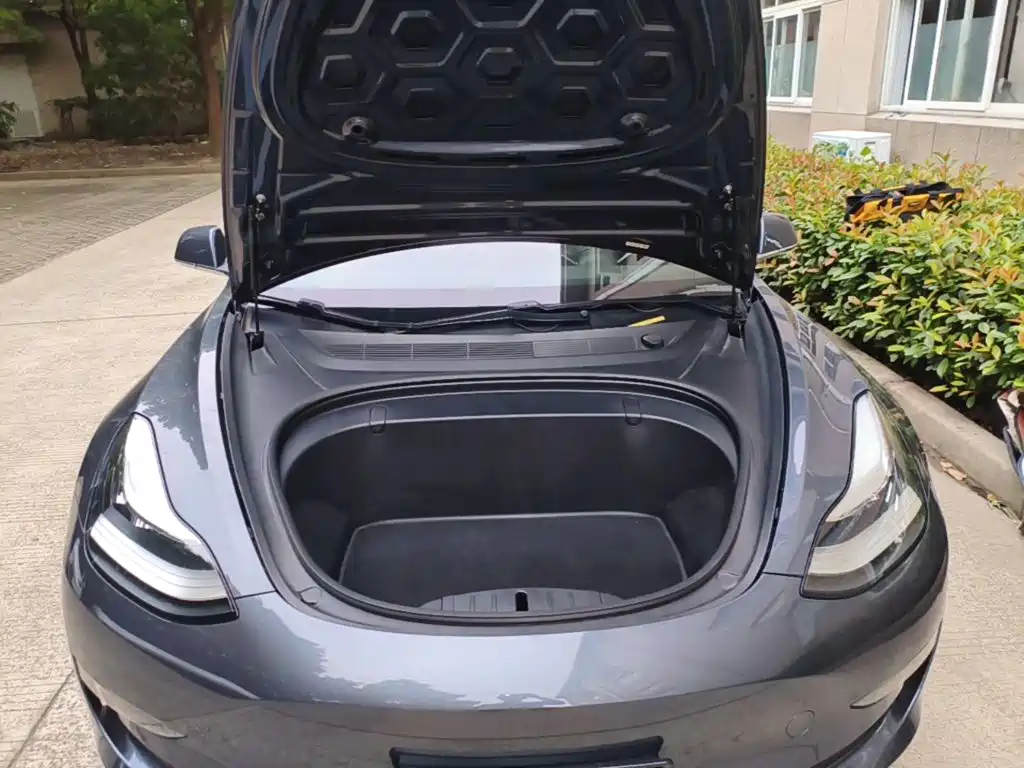Tesla Model 3 — миниатюра 20