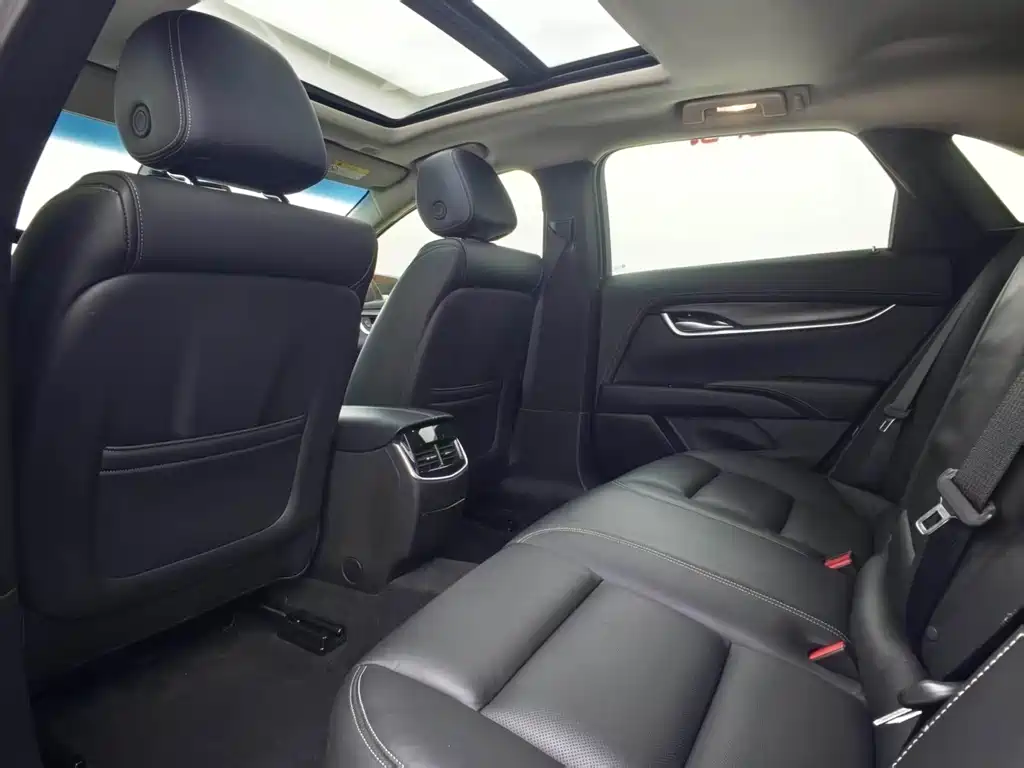 Cadillac XTS — миниатюра 6