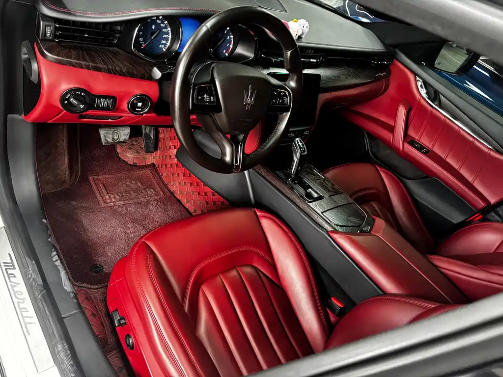 Maserati Quattroporte — миниатюра 4