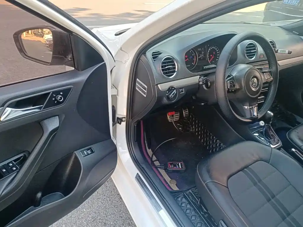 Volkswagen Jetta — миниатюра 16