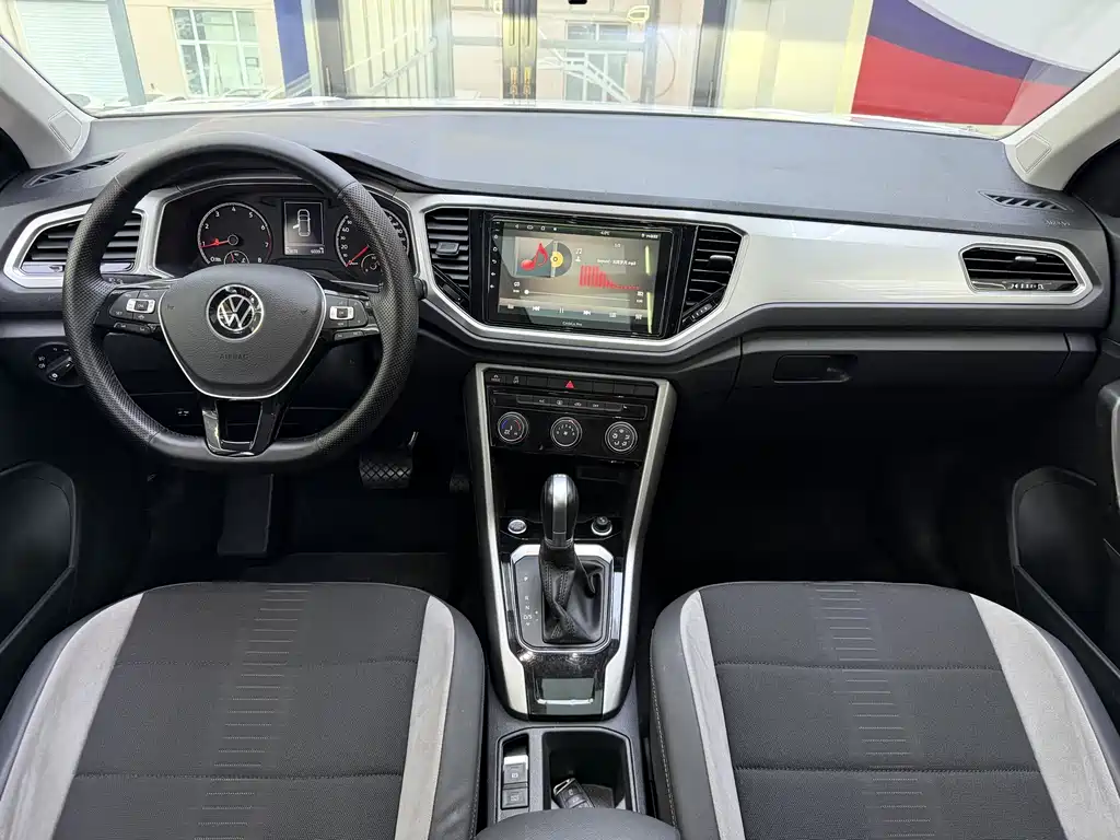 VOLKSWAGEN T ROC EXPLORING SONGS