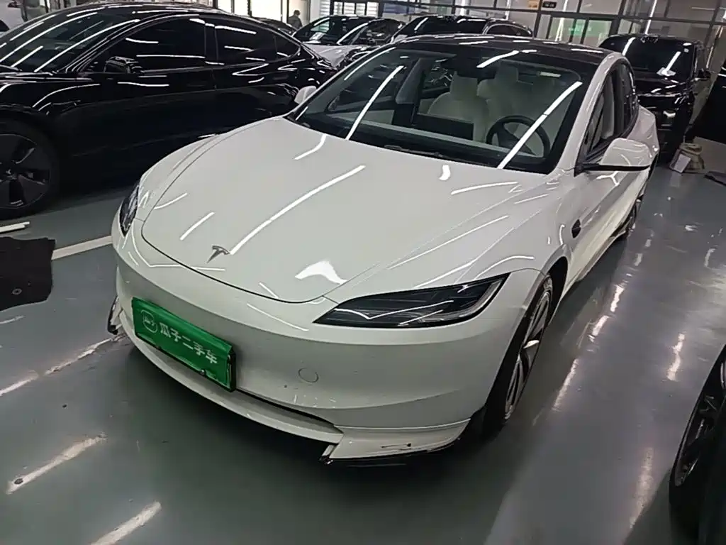 Tesla Model 3 — миниатюра 2