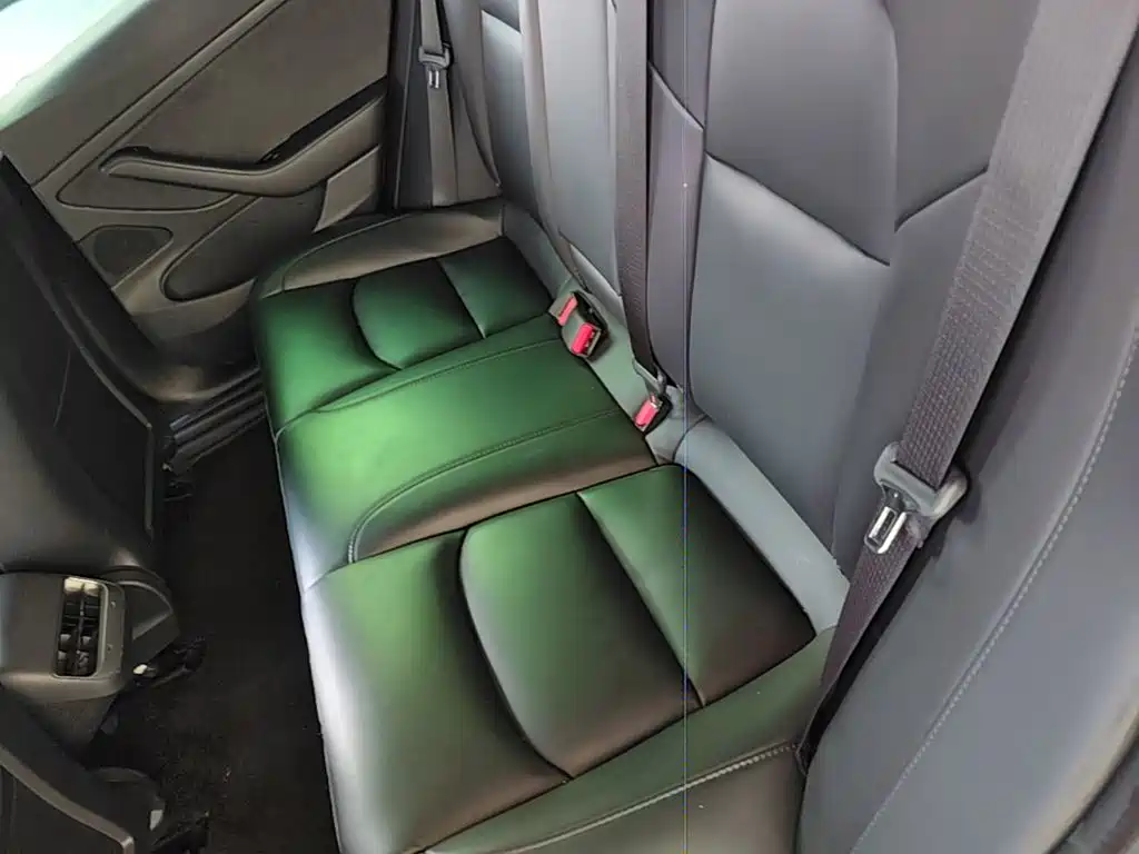 Tesla Model 3 — миниатюра 17