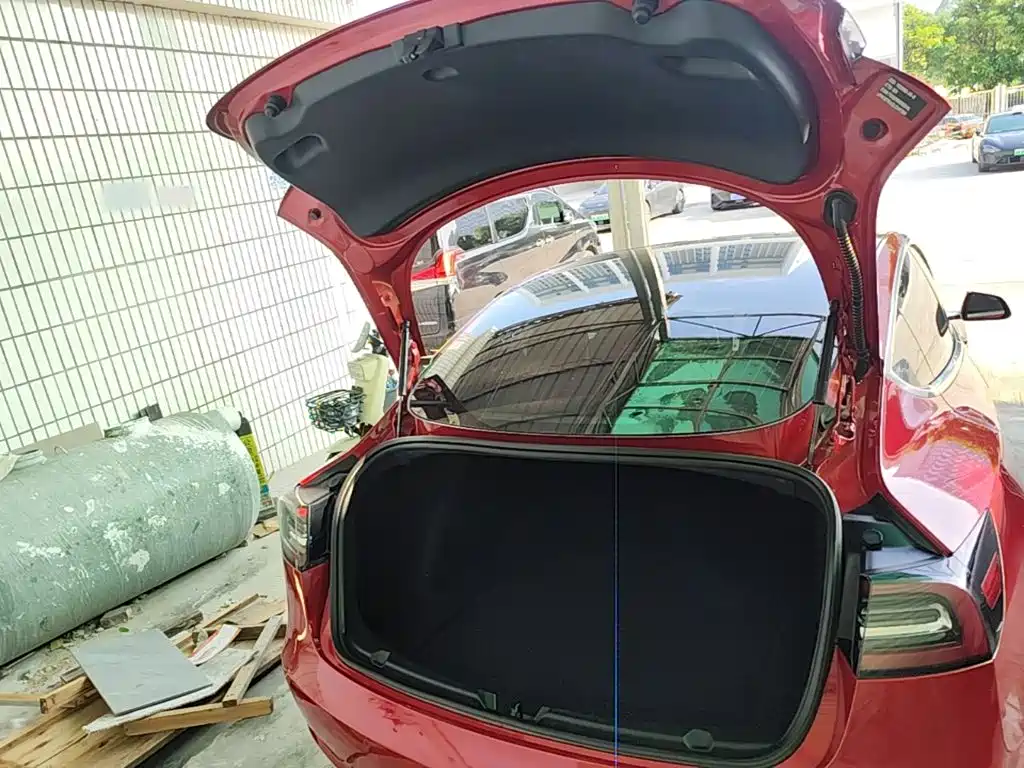 Tesla Model 3 — миниатюра 19