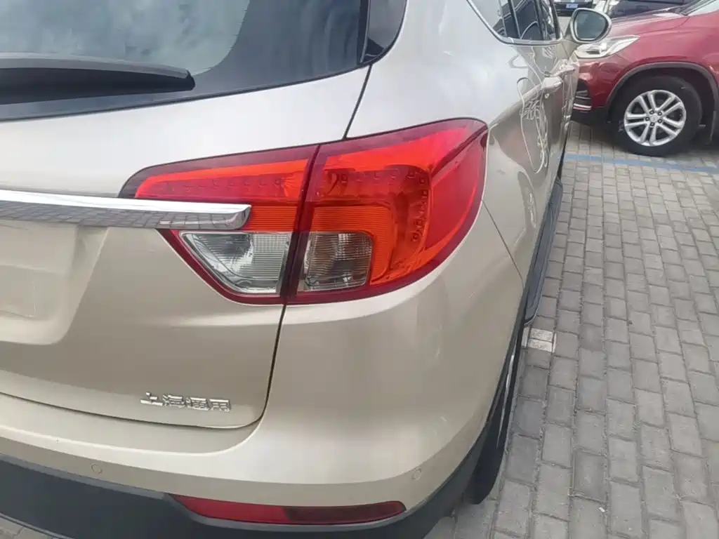 Buick Envision Plus — миниатюра 8