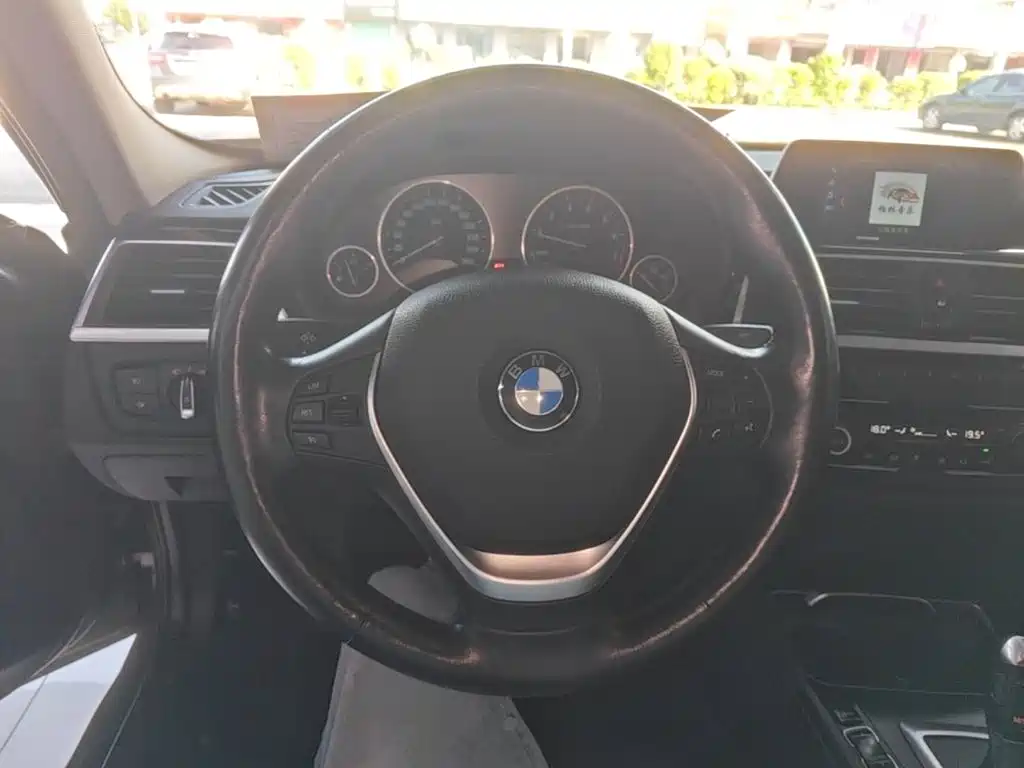 BMW 3 Series — миниатюра 11