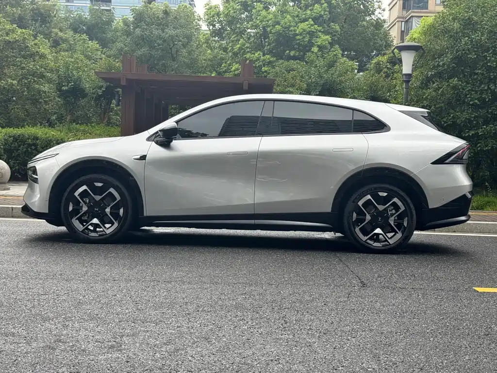 XPeng PengG7 — миниатюра 3