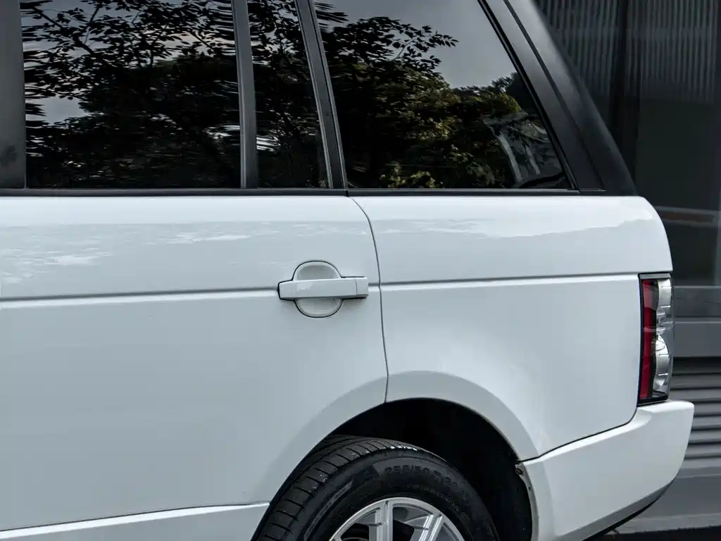 Land Rover Range Rover — миниатюра 8