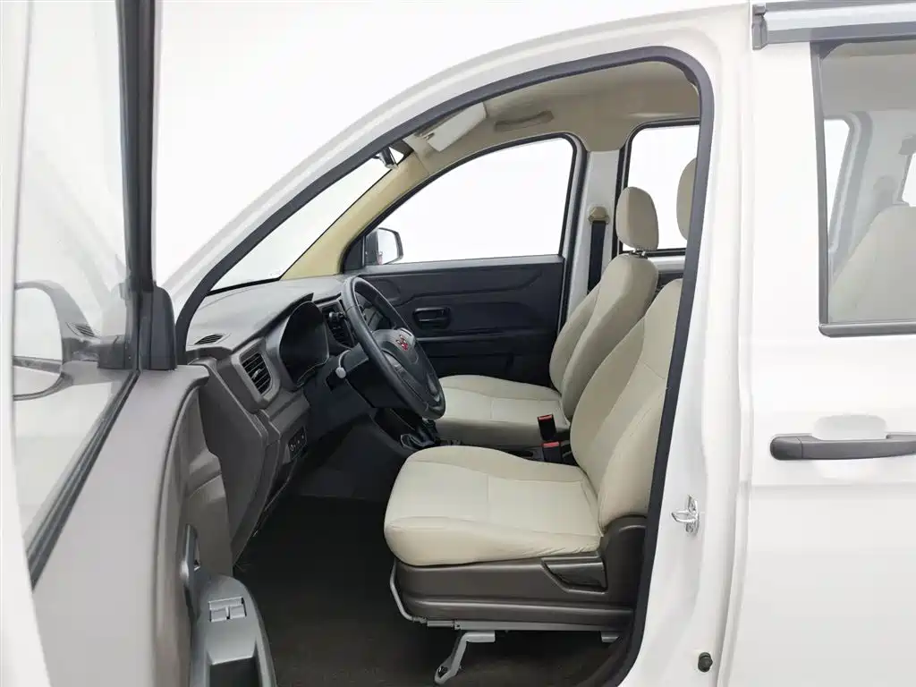 Wuling V 2022 1.5L LAR