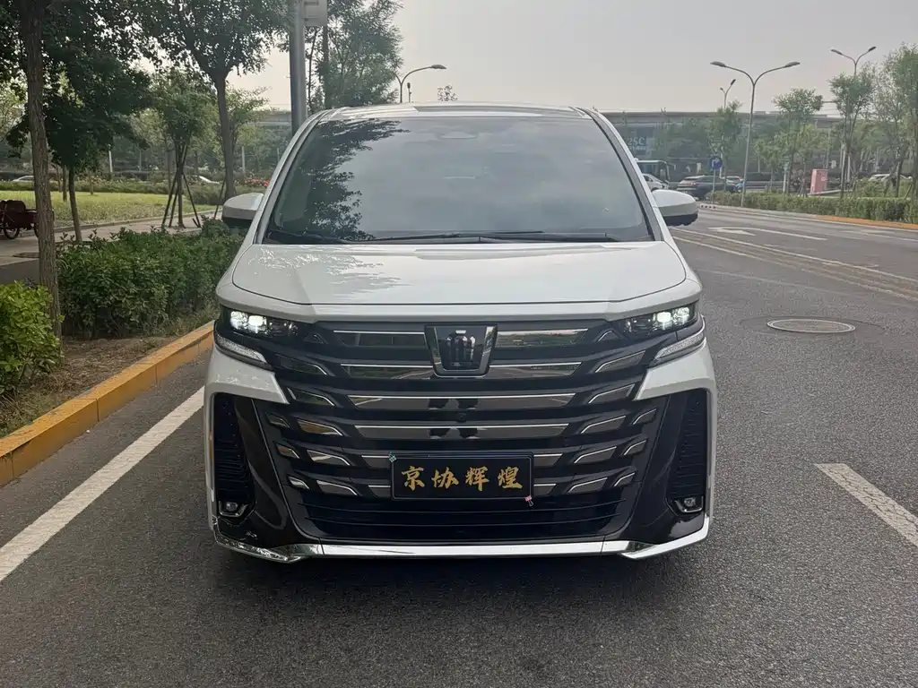 Toyota Vellfire 2024