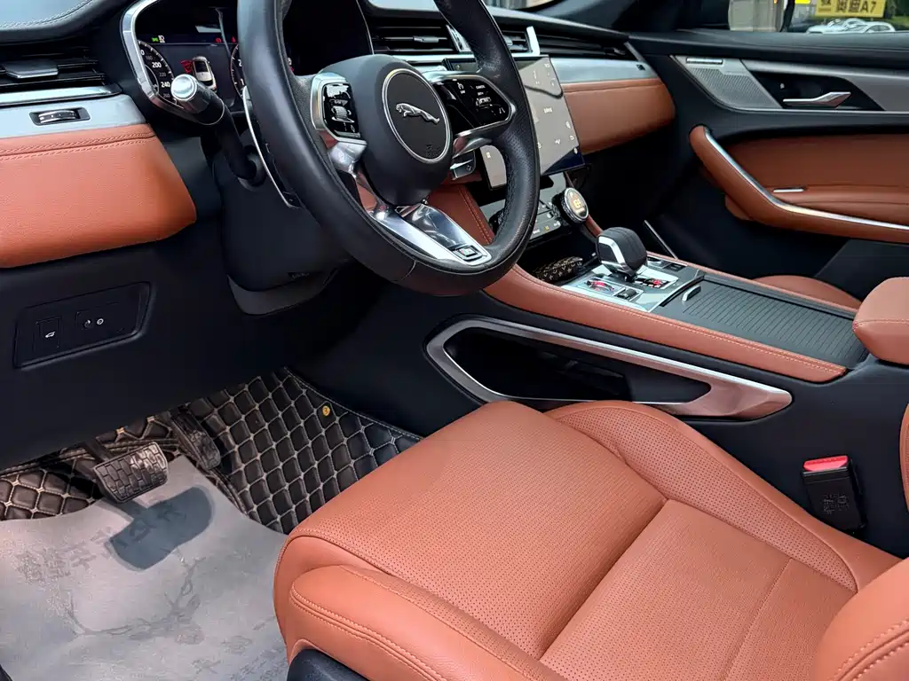 Jaguar F-Pace 2021 250PS R-Dynamic SE
