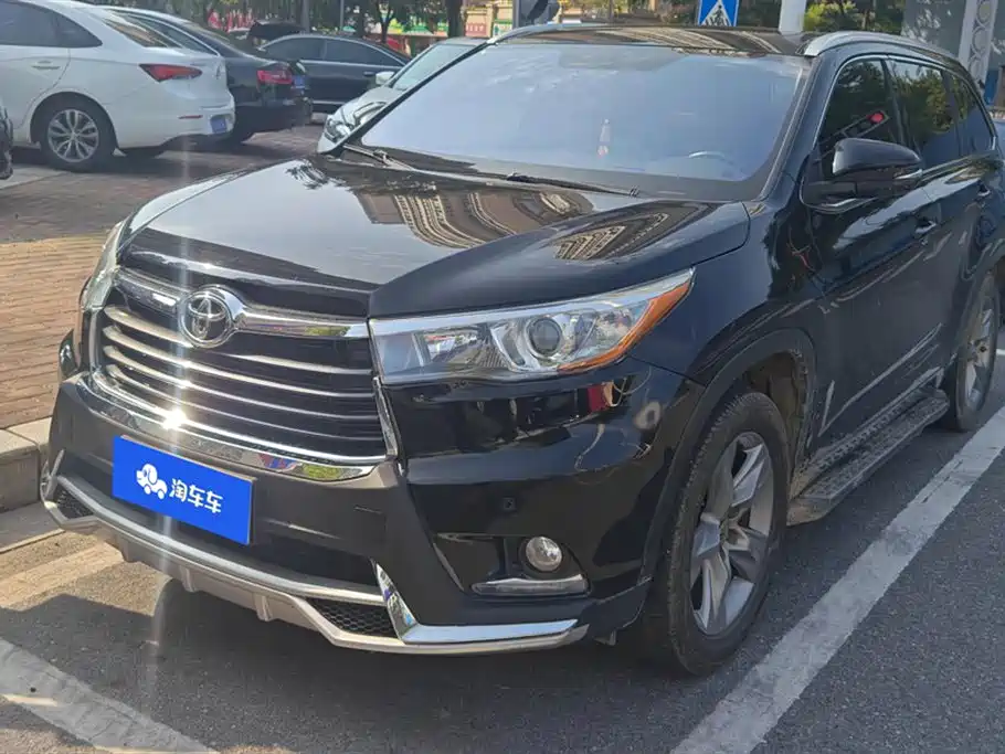 TOYOTA HIGHLANDER