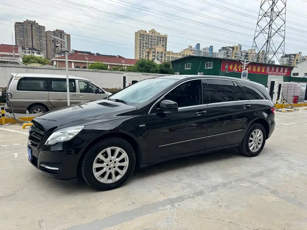 Mercedes-Benz R 2017 R 320 4MATIC