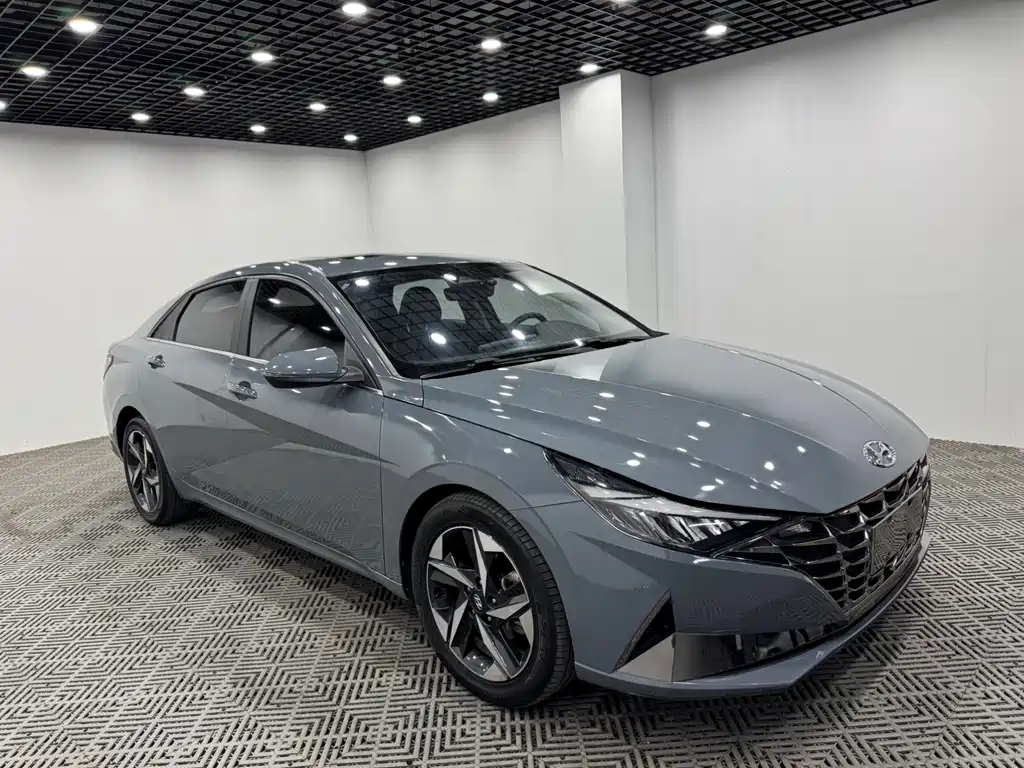 Hyundai Elantra 2022
