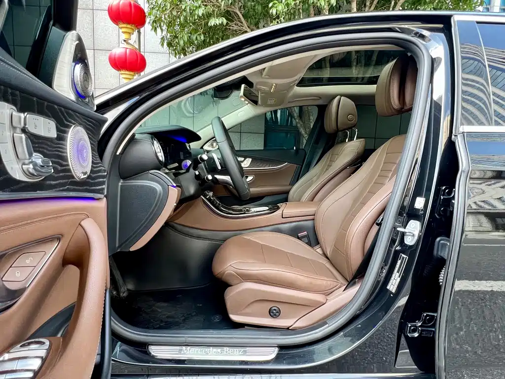 Mercedes-Benz E-Class — миниатюра 13