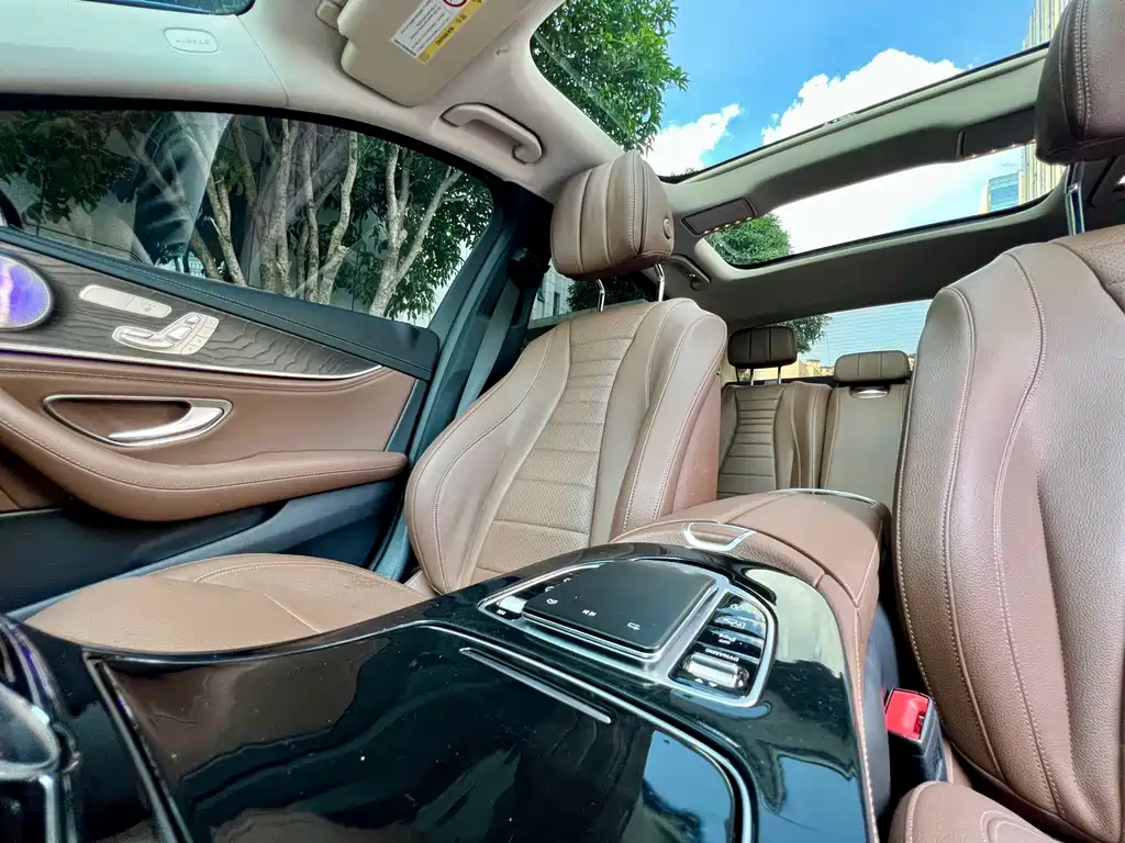 Mercedes-Benz E-Class — миниатюра 14