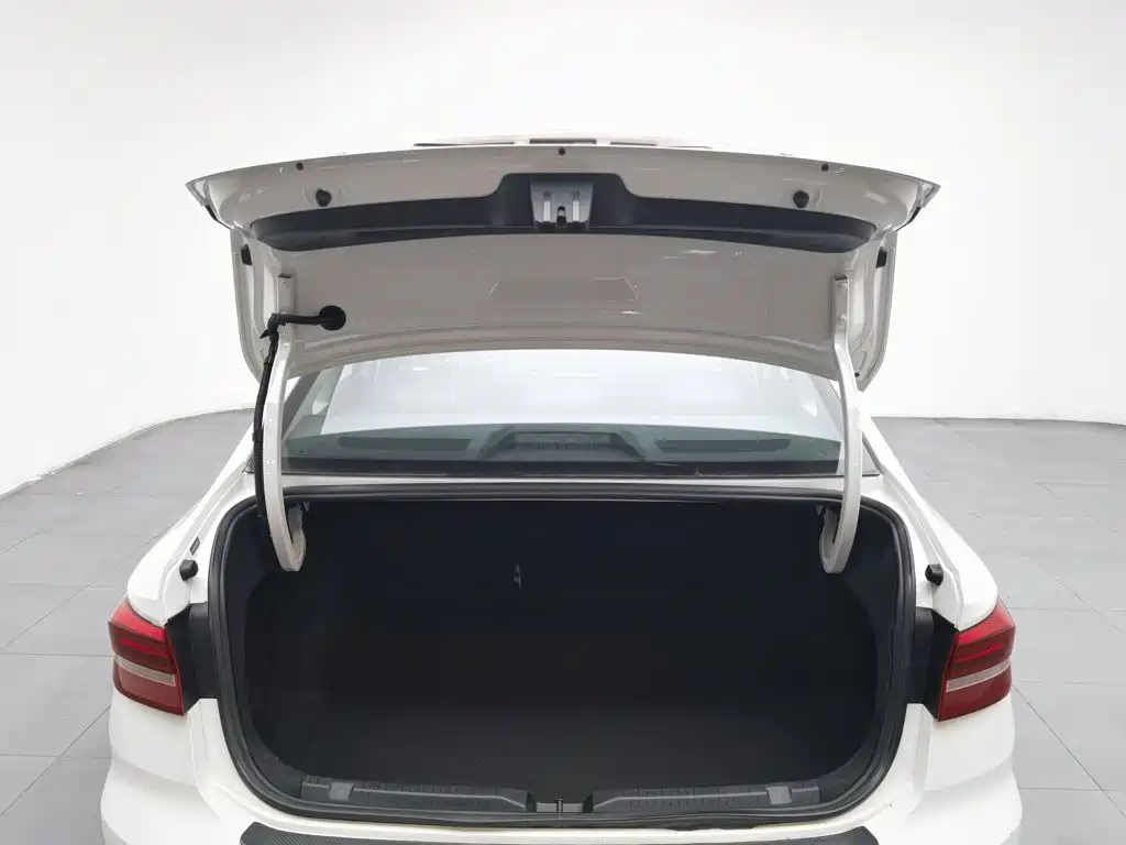 Volkswagen Lavida — миниатюра 16