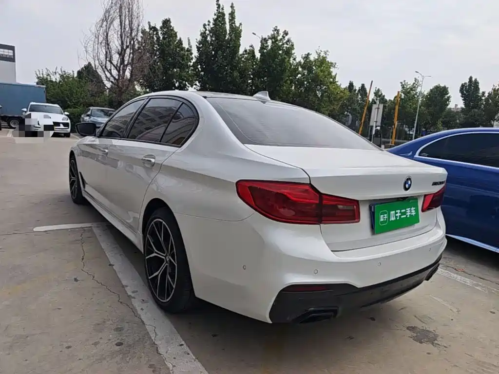 BMW 5 Series — миниатюра 5