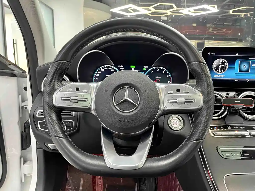 Mercedes-Benz C-Class — миниатюра 16