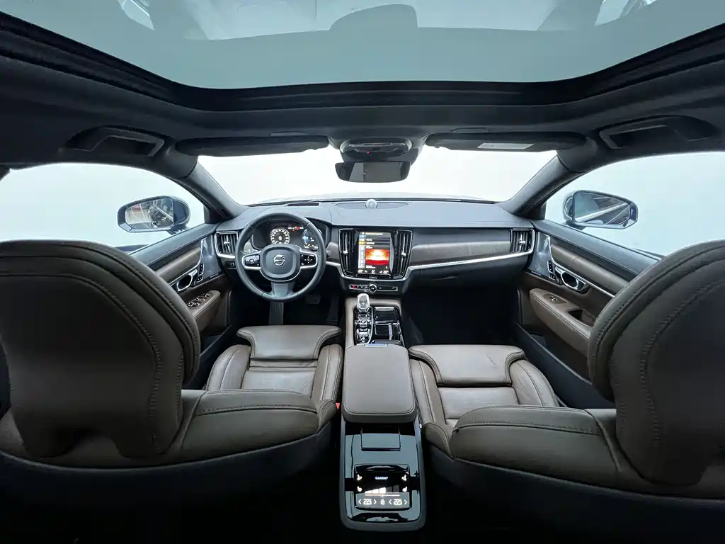 Volvo S90 2021 T8 E Luxury