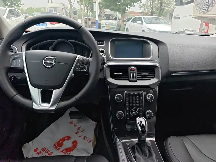 Volvo V40 — миниатюра 12