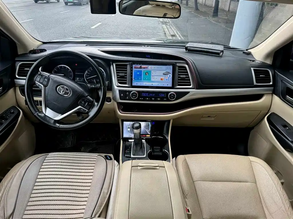 Toyota Highlander 2015 2.0T Luxury 7 мест