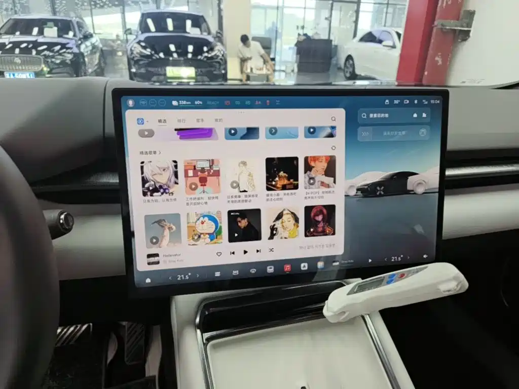 XPeng P7 — миниатюра 13