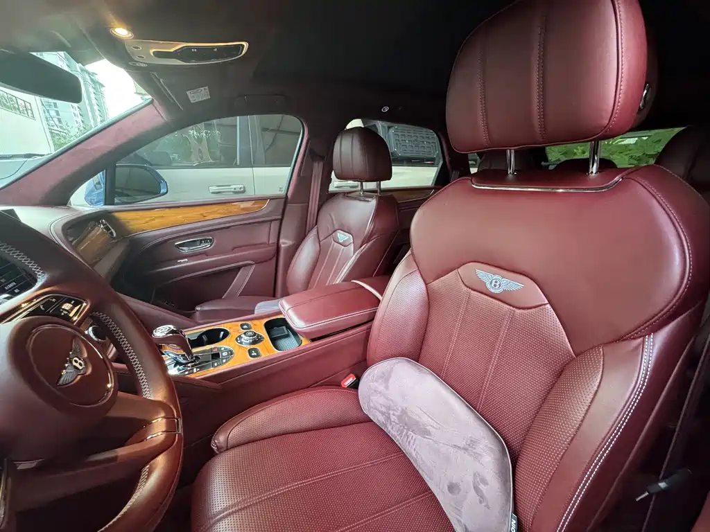 Bentley Bentayga — миниатюра 4