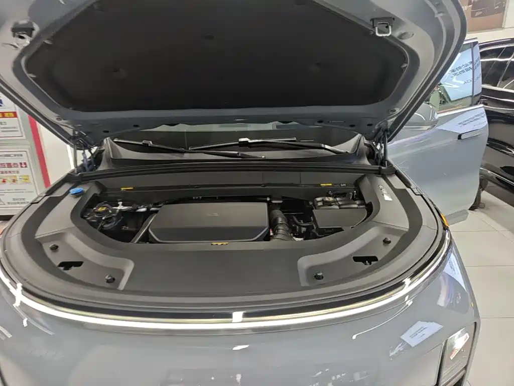 Li Auto Li L8 — миниатюра 20