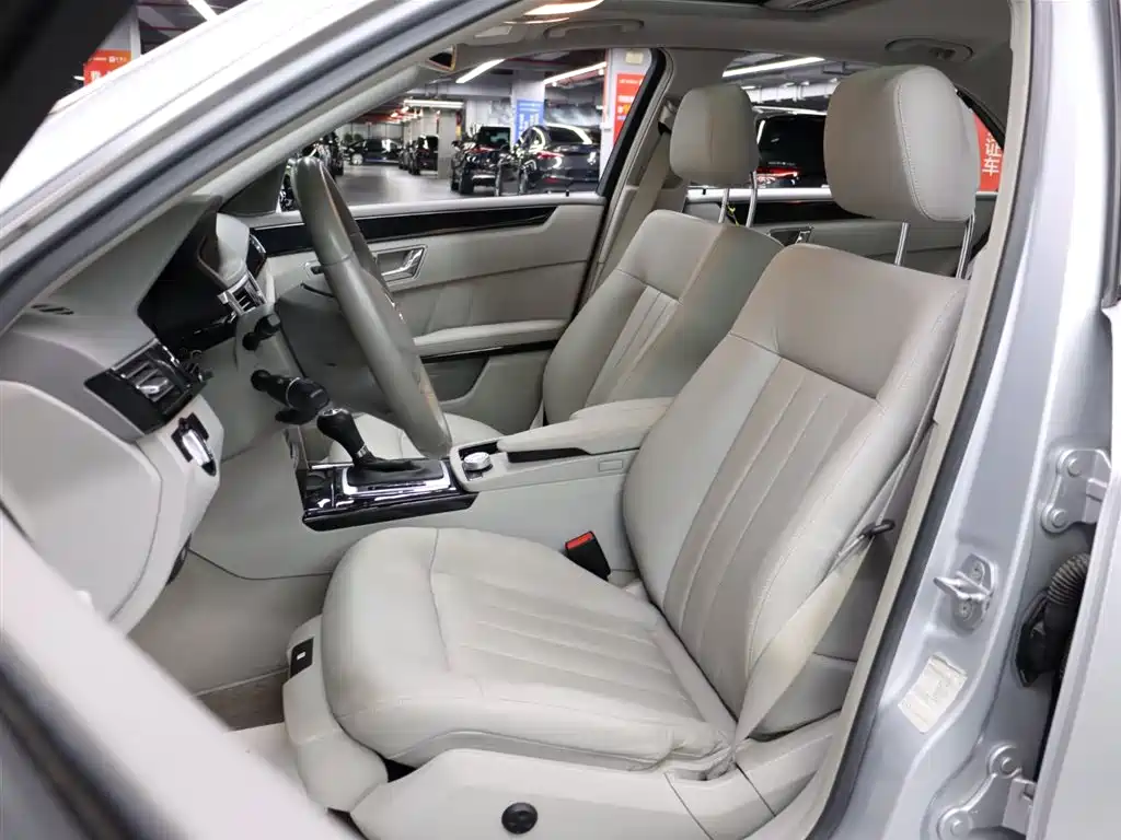 Mercedes-Benz E-Class E 2010 E 200 CGI