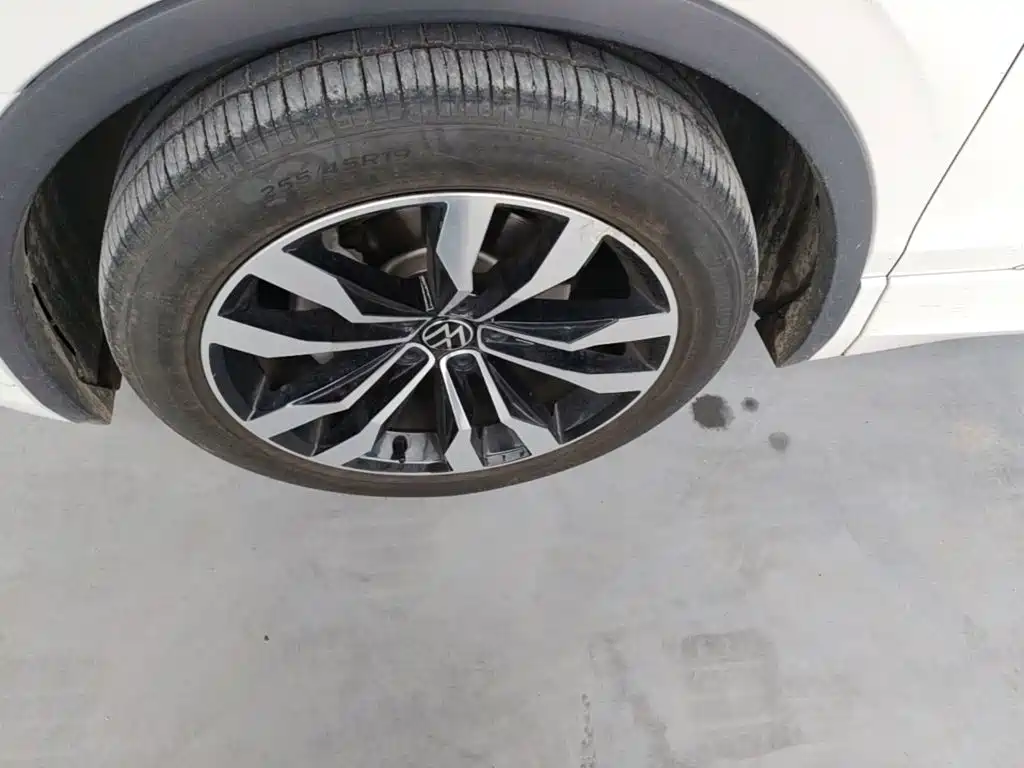 Volkswagen Tiguan L — миниатюра 25