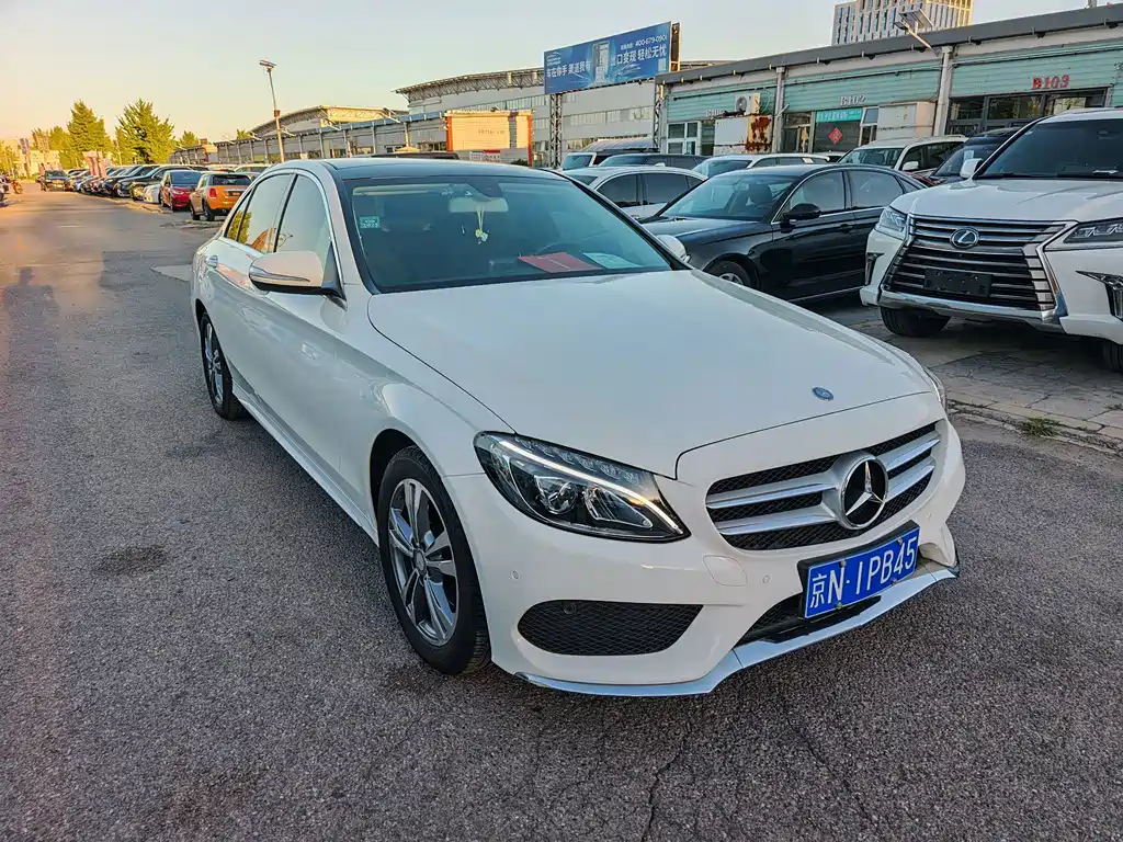 Mercedes-Benz C-Class — миниатюра 3