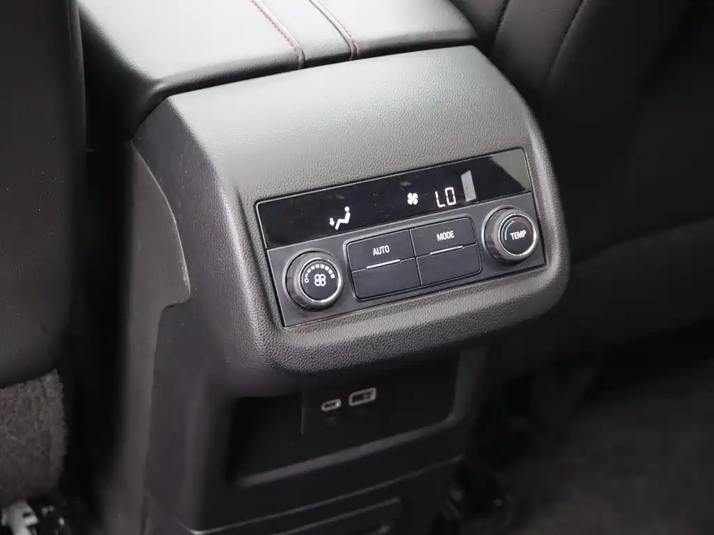 Chevrolet Blazer — миниатюра 15