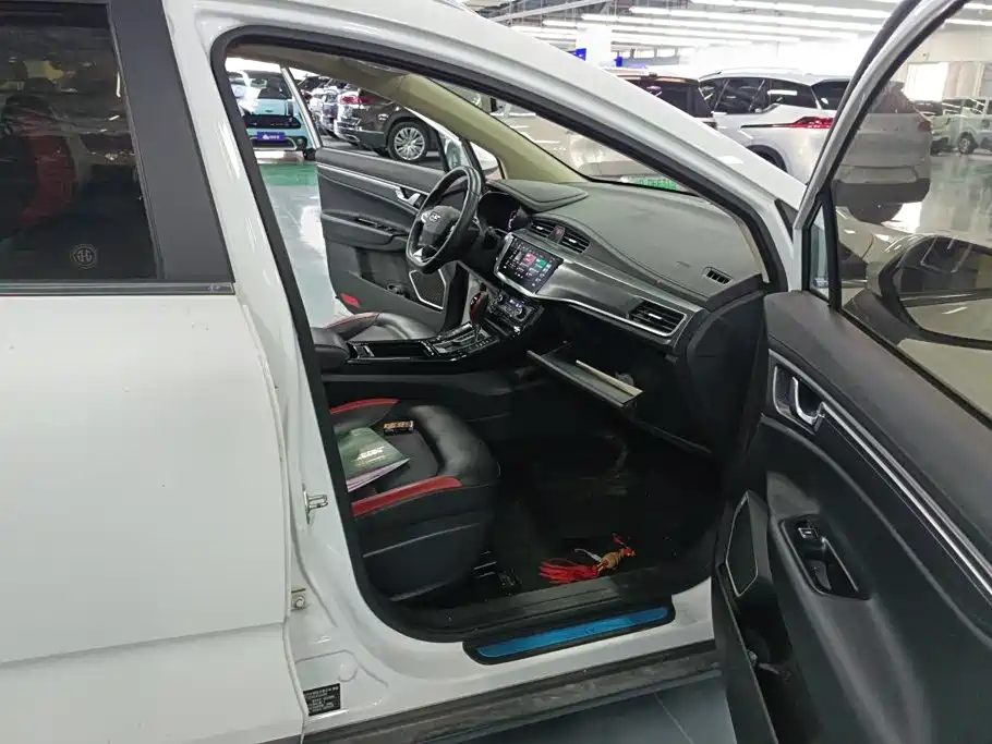 Geely Emgrand GS — миниатюра 8