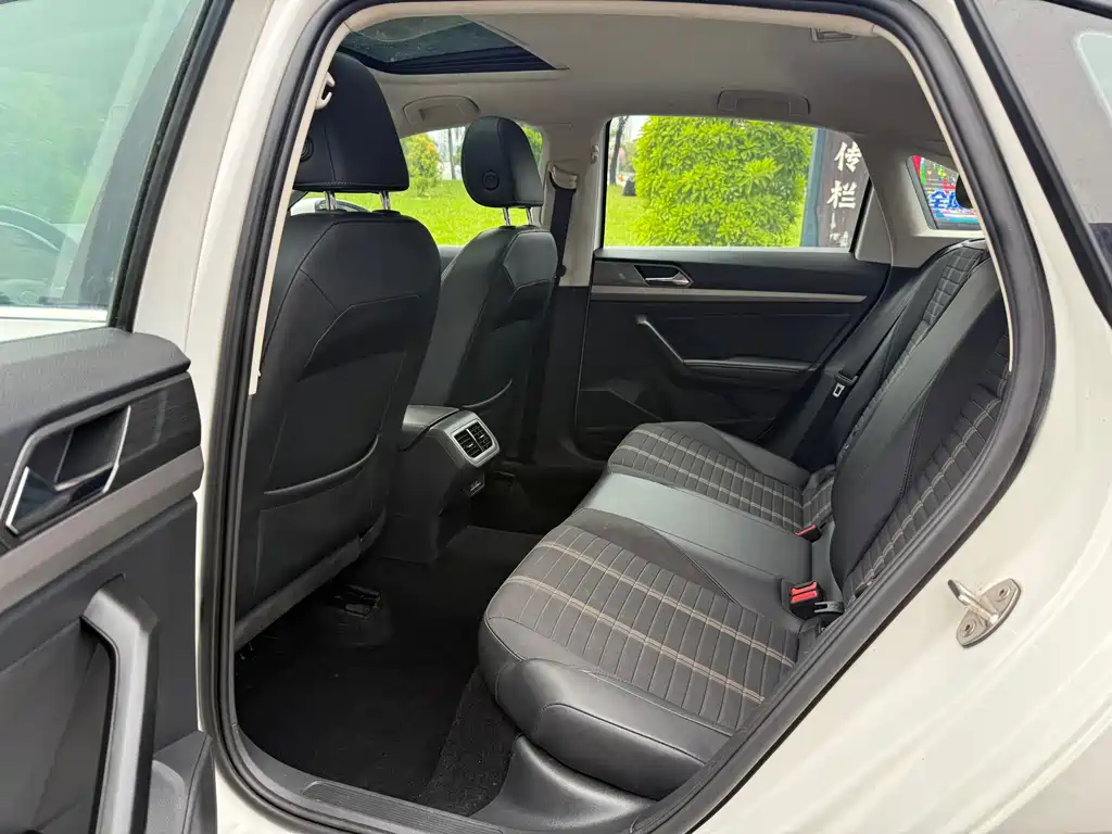 Volkswagen Lavida — миниатюра 10