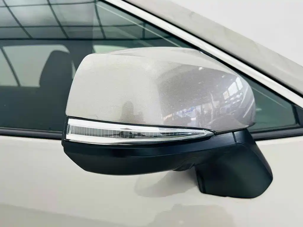 Toyota RAV4 — миниатюра 14