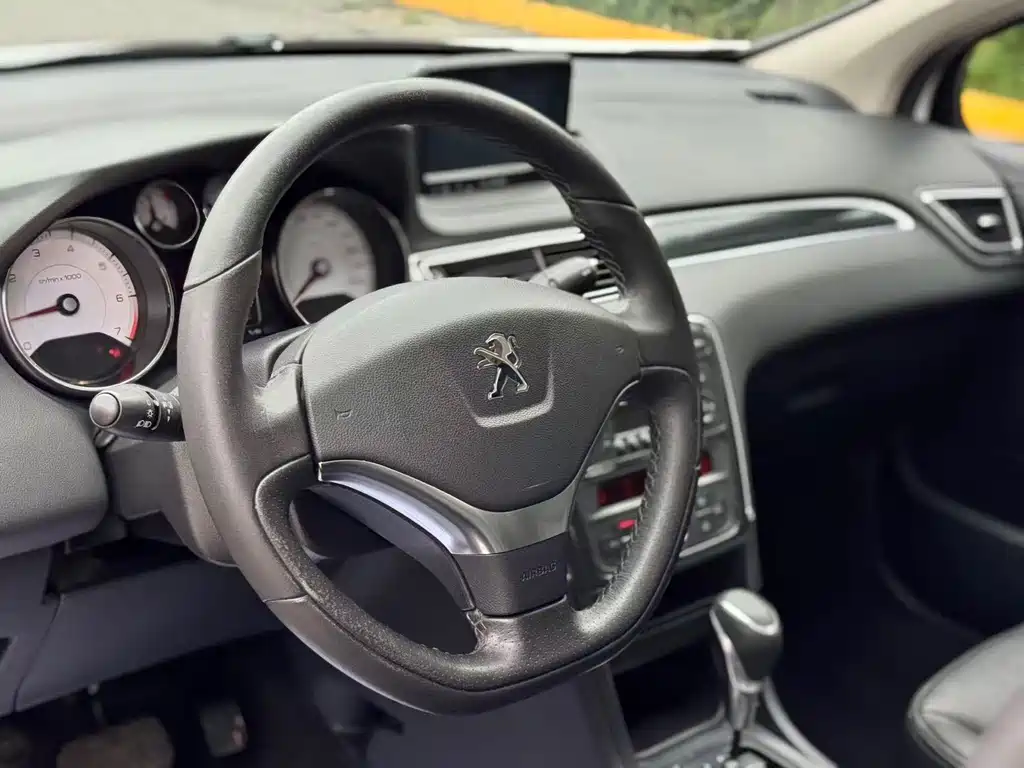Peugeot 308 — миниатюра 7